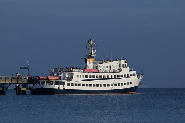 Excursions en bateau vers les îles voisines Excursions en bateau vers les îles voisines