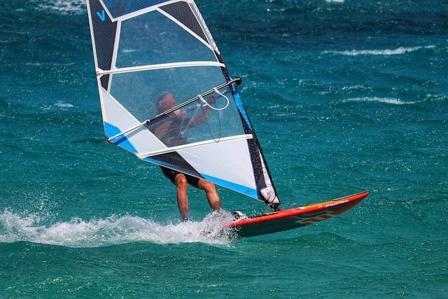 Activités nautiques : voile, paddle et plus Activités nautiques : voile, paddle et plus
